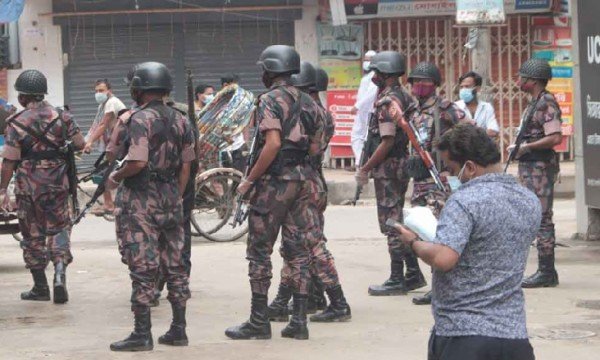 দেশজুড়ে ২০০ প্লাটুন বিজিবি মোতায়েন