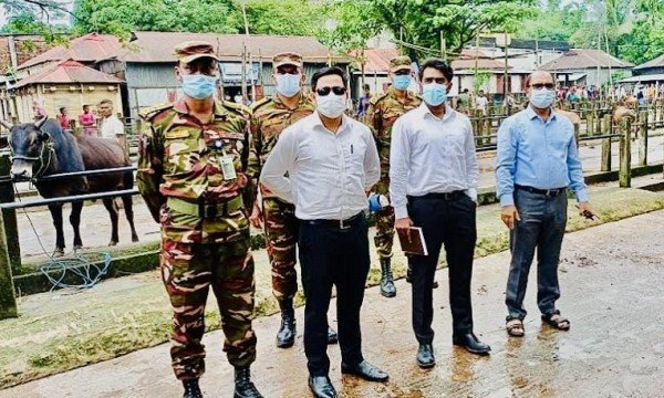 কঠোর লকডাউনের মধ্যেই পশুর হাট, পণ্ড করল প্রশাসন