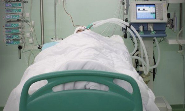 ছেলেকে বাঁচাতে আইসিইউ ছেড়ে না ফেরার দেশে মা