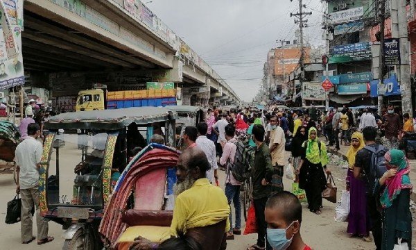 কারখানা খুলছে কাল, ঢাকামুখী যাত্রীদের ভিড়