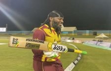 ঝোড়ো ব্যাটিংয়ে গেইলের রেকর্ড,অস্ট্রেলিয়ার বড় হার