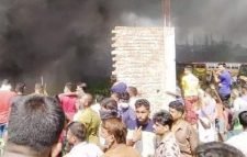 সাভারে সিঙ্গারের গোডাউনে ভয়াবহ আগুন