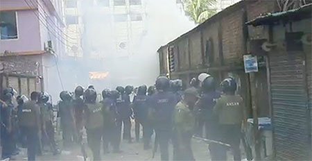 শ্রমিক বিক্ষোভ, টঙ্গীতে পুলিশের রাবার বুলেটে আহত অর্ধশতাধিক