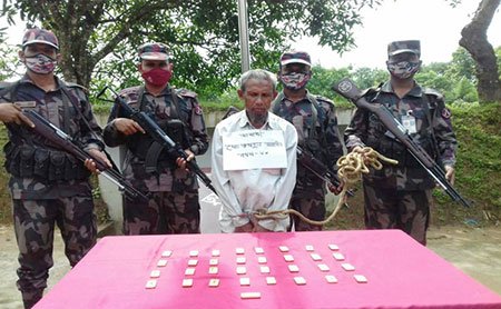 উখিয়ায় প্রায় তিন কোটি টাকার সোনাসহ রোহিঙ্গা আটক