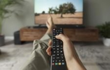 দিনে ৮ ঘণ্টার বেশি বসে কাটালে স্ট্রোকের ঝুঁকি বাড়ে