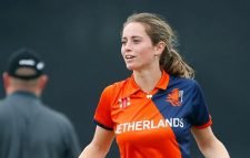 ৩ রানে ৭ উইকেট নিয়ে বিশ্বরেকর্ড ওভারডাইকের