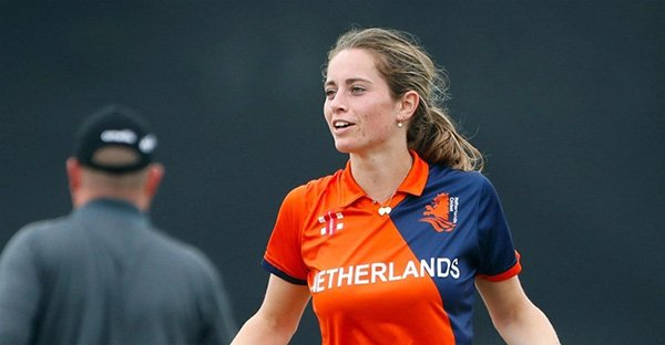 ৩ রানে ৭ উইকেট নিয়ে বিশ্বরেকর্ড ওভারডাইকের