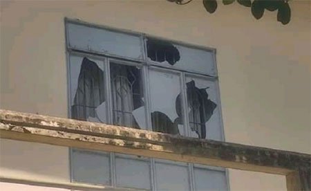 খন্দকার মোশতাকের গ্রামের বাড়িতে হামলা