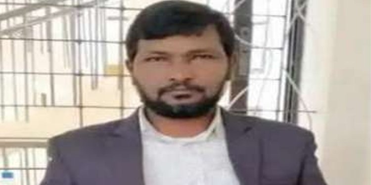 এলজিইডি কর্মকর্তার পকেটে মিলল ১০০ ইয়াবা!