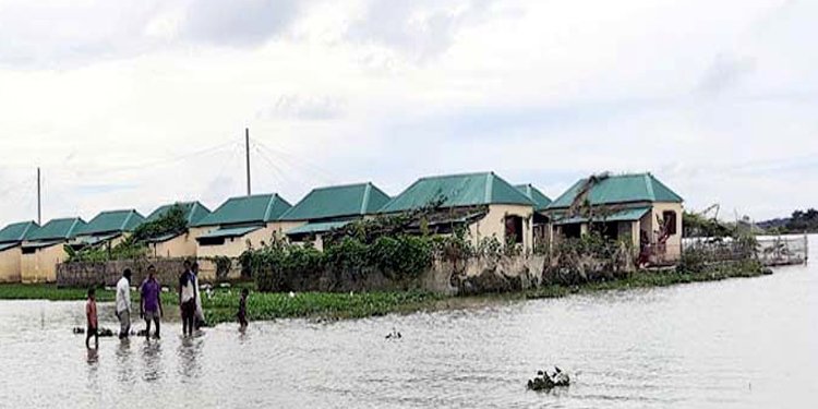 ডুবছে প্রধানমন্ত্রীর উপহারের ৫১ ঘর