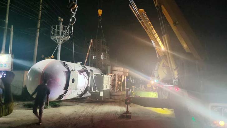 ৭ ঘণ্টা পর ঢাকা-চট্টগ্রামে রেল যোগাযোগ স্বাভাবিক