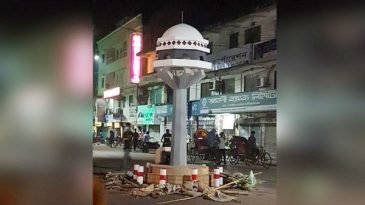 সিসিকের অরুচিকর স্থাপনা নির্মাণ, নগরবাসী বিব্রত