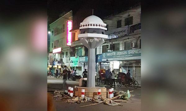 সিসিকের অরুচিকর স্থাপনা নির্মাণ, নগরবাসী বিব্রত