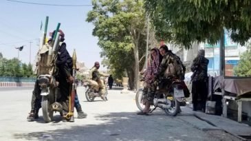 অপ্রতিরোধ্য তালেবান, আফগানিস্তান ছাড়তে ব্যস্ত মার্কিনিরা