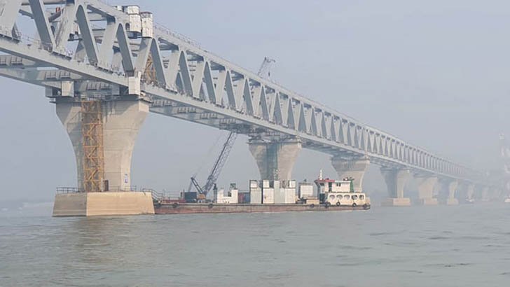 পদ্মা সেতুর স্প্যানে আবারও ফেরির ধাক্কা