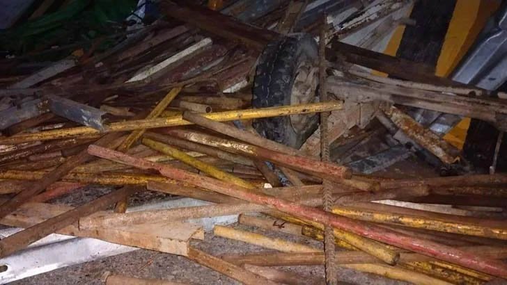 মাদারীপুরে ট্রাক উল্টে নিহত বেড়ে ৬