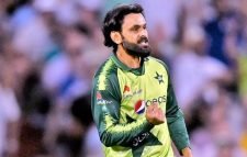 হাফিজের বোলিংয়ে রোমাঞ্চকর জয় পেল পাকিস্তান