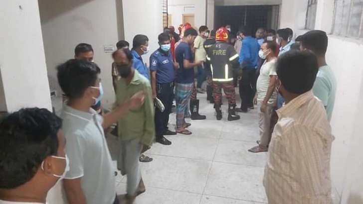 হাসপাতালে বিকট শব্দে অক্সিজেন সিলিন্ডার বিস্ফোরণ