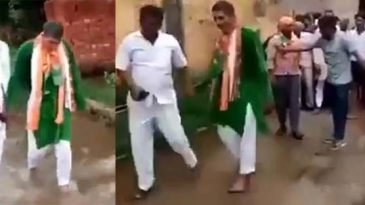 বিজেপির  বিধায়ককে নোংরা পানিতে খালি পায়ে হাঁটিয়েছেন বিক্ষুব্ধ গ্রামবাসী