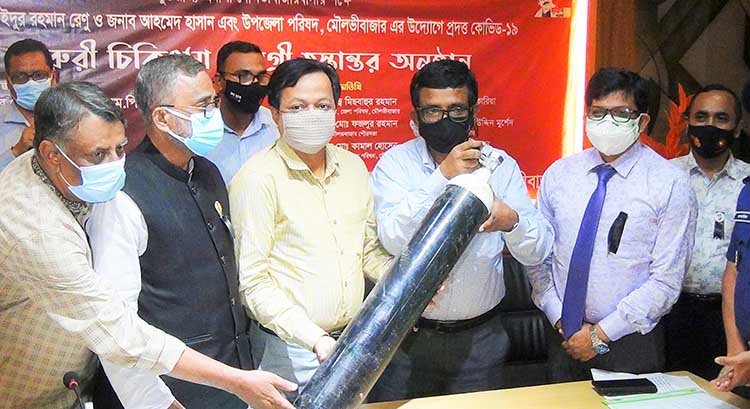 যুক্তরাজ্য প্রবাসীর উদ্যোগে ২০লক্ষ টাকার চিকিৎসা সামগ্রী হস্তান্তর