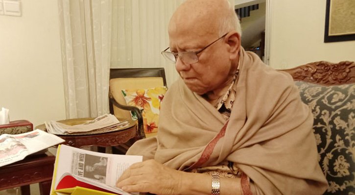 সুস্থ হয়ে বাসায় ফিরেছেন সাবেক অর্থমন্ত্রী মুহিত