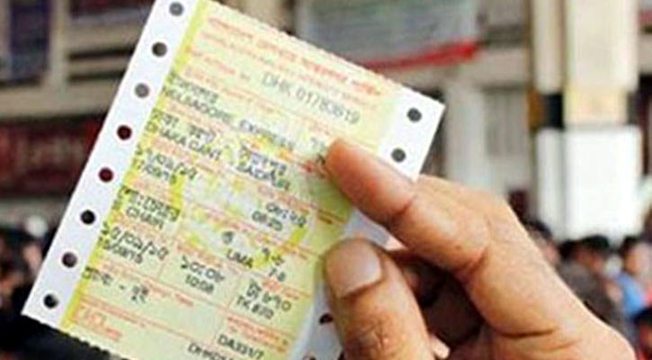 স্বাস্থ্যবিধি মেনেই কাউন্টারে ট্রেনের টিকিট বিক্রি শুরু