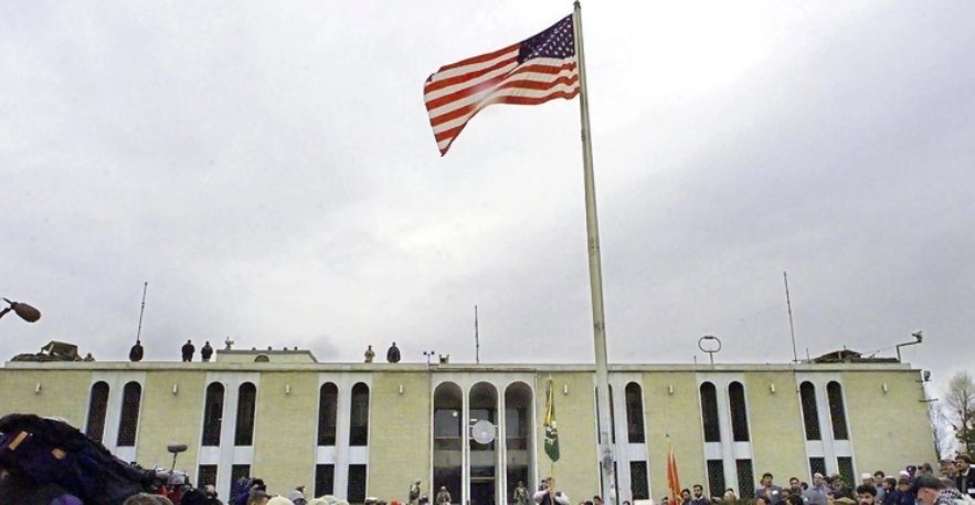 দূতাবাস থেকে নামানো হল মার্কিন পতাকা