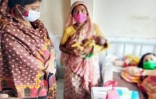 নেত্রকোনায় অসহায় প্রসূতির পাশে দাঁড়ালেন ইউএনও