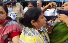 অন্যায়ভাবে বদলি, ভারতে একসঙ্গে ৫ শিক্ষিকার ‘বিষপান’