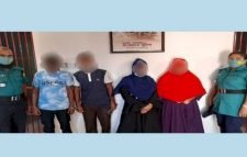 আতিয়া মহলে ফুর্তি করতে এসে পুলিশের খাঁচায় ৪জন