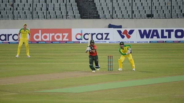 অস্ট্রেলিয়াকে মামুলি লক্ষ্য ছুড়ল বাংলাদেশ