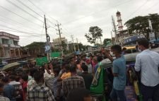 জুড়ীতে চাঁদাবাজির অভিযোগে সড়ক অবরোধ