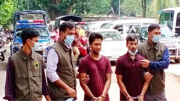 অনলাইনে বোমা বানানো শিখে পুলিশের ওপর হামলা করে তারা