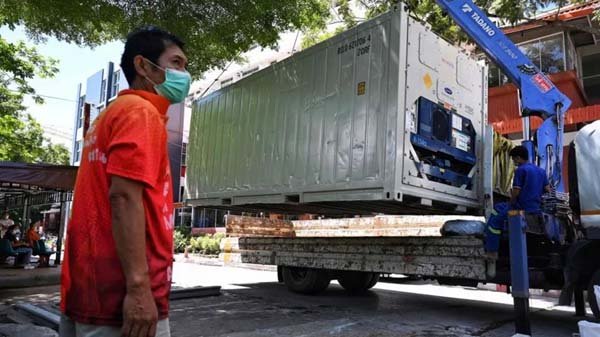 মর্গে ঠাঁই নেই, লাশ কনটেইনারে