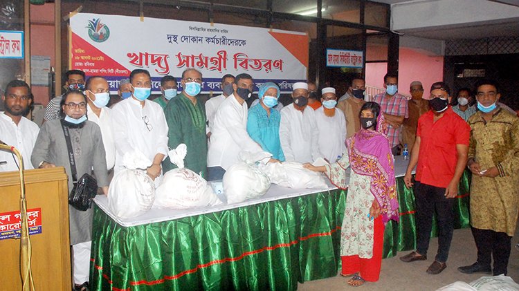 সিলেট ব্যবসায়ী ঐক্য কল্যাণ পরিষদের ৫শ দোকান কর্মচারীকে খাদ্য সহায়তা