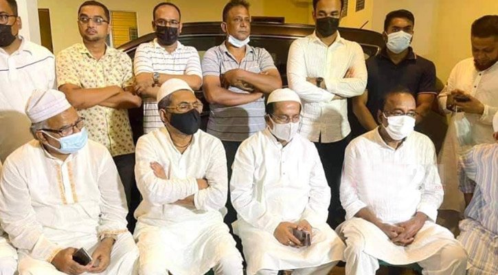 লুৎফুর রহমানের বাসায় জাহাঙ্গীর কবির নানক