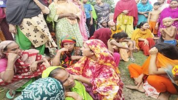 ছেলেকে হত্যার পর গলায় ফাঁস দিয়ে মা’র আত্মহত্যা