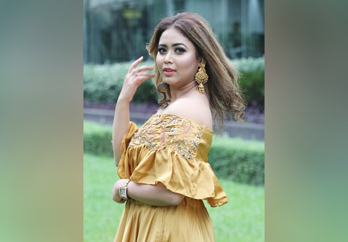 ঘুরে দাঁড়ালেন ভাবনা