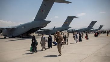 আফগানিস্তানে দূতাবাস খোলা রাখবে চীন, দেবে সহায়তাও