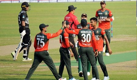 সিরিজ জিততে ১২৯ রান চাই বাংলাদেশের