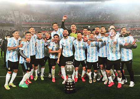 হ্যাটট্রিকে কোপা আমেরিকার শিরোপা উদযাপন রাঙালেন মেসি