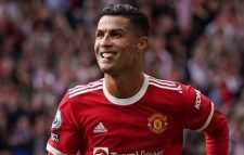 জোড়া গোলে ‘অভিষেক’ রাঙালেন রোনালদো