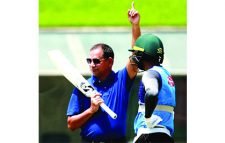 বিশ্বকাপের সঙ্গে টেস্টেও চোখ নির্বাচক বাশারের