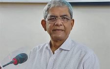 সরকার পুরো প্রশাসনকে দলীয়করণ করে ফেলেছে : ফখরুল