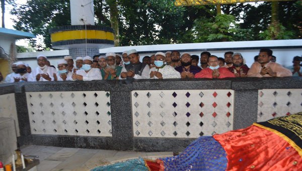 শাহজালাল (রহ.)’র মাজার জিয়ারত করলেন হাবিব