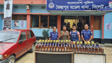 প্রাইভেটকারে মিললো ৯০ বোতল বিদেশি মদ