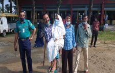 প্রথম নারী ভোটার ৯৭ বছরের জয়তুন বিবি