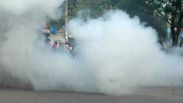 বোমা বানাতে গিয়ে বিস্ফোরণ, যুবক আহত