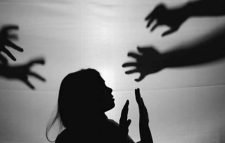 টিকটিক বানাতে গিয়ে ধর্ষনের শিকার এক কিশোরী