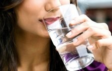 অতিরিক্ত পানি পানে ৭ মারাত্মক ক্ষতি